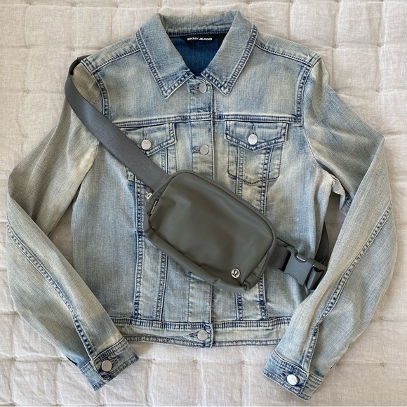 {DKNY JEANS} Denim Jacket Size S - Picture 1 of 16